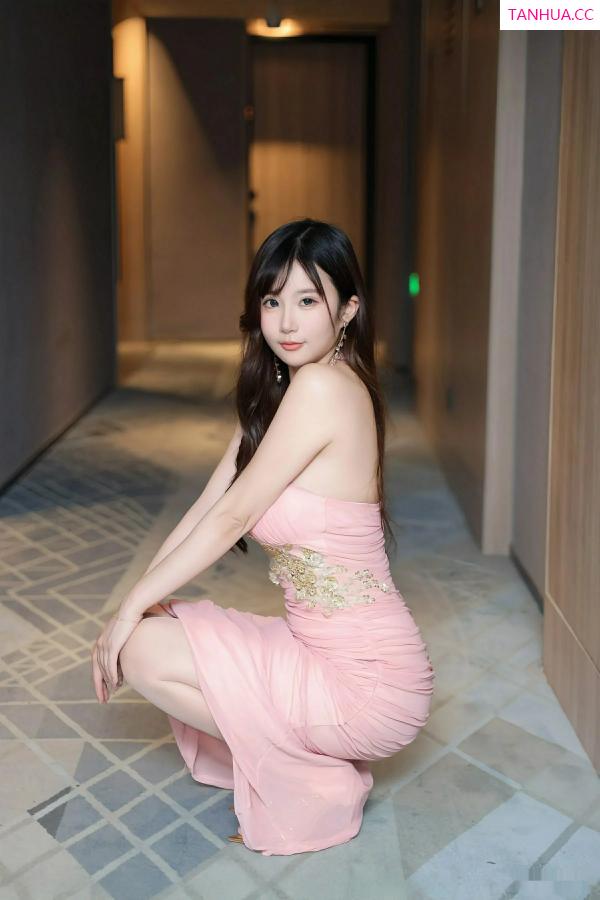   [XiuRen]高清写真图 2025.09.19 No.10786 小肉肉咪 粉色长裙第9张图片
